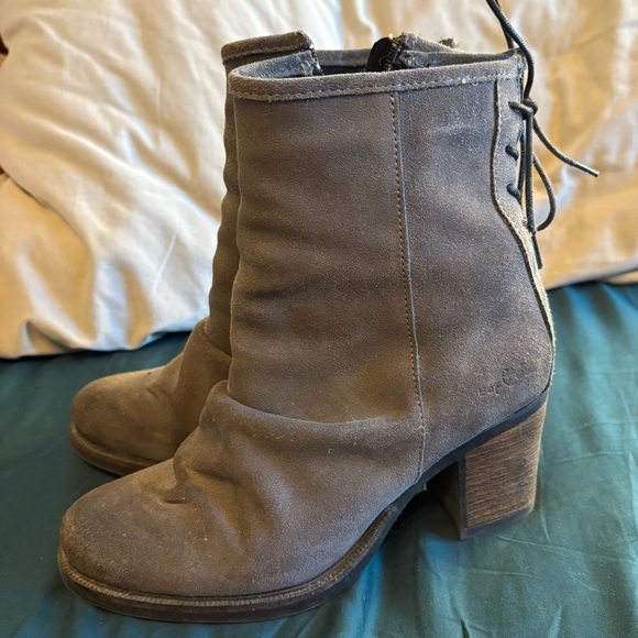 Bos. & Co. Barlow Women’s 38 Grey Suede Slouch Ankle Block Heel Bootie Side Zip - Picture 3 of 10